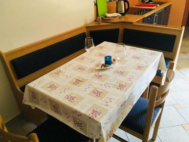 Apartmani Djura Selce Eksteriør bilde